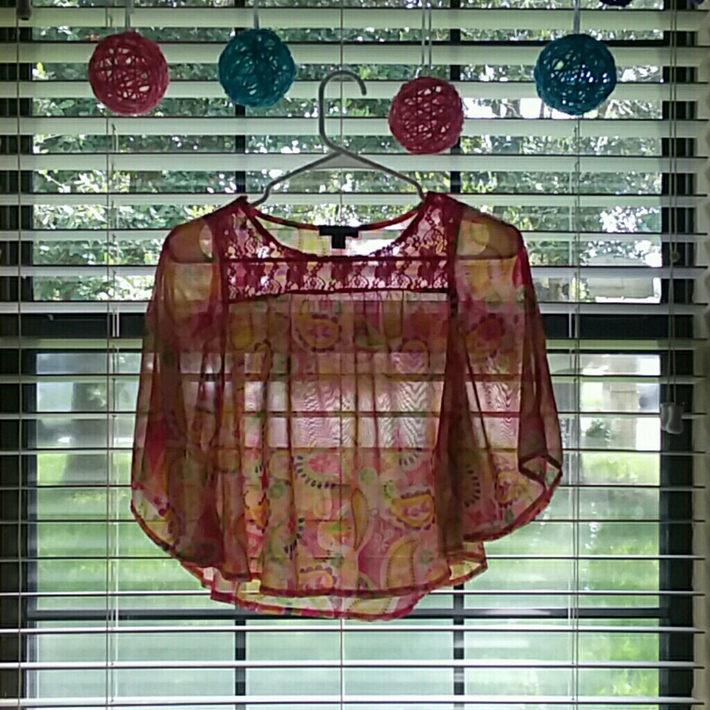 Spaghetti shirt cover up. (Blouse)